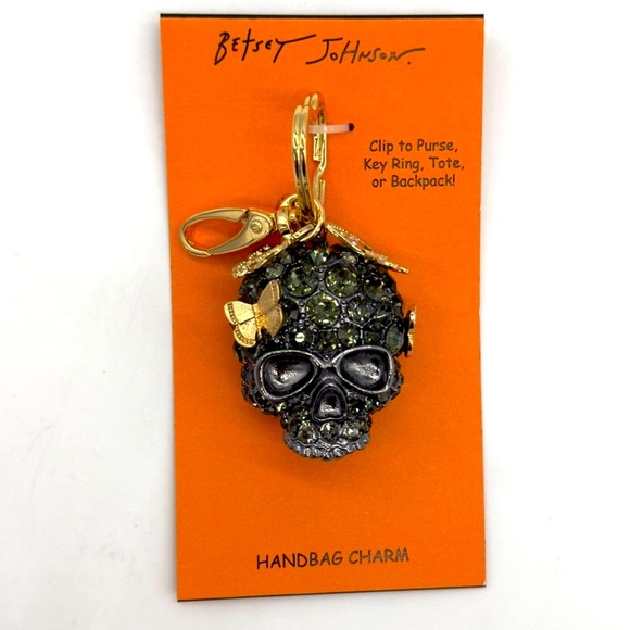 Betsey Johnson Accessories - NWT ⚜️🖤⚜️ Betsey Johnson Gorgeous Skull with Butterflies Key Chain Bag Charm